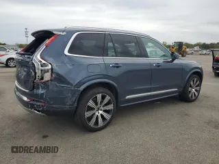 2022 Volvo XC90 Inscription z VIN YV4A22PL9N1833773, wystawiony jako Copart lot #56111825 z przebiegiem 34 640 mil mil oraz Szkoda całkowita • Salvage title. Historia ofert i sprzedaży dostępna na DreamBid. Obrazek 3.