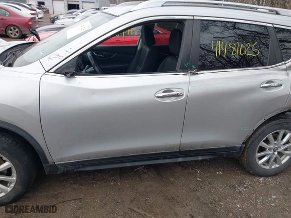 2018 Nissan Rogue SV with VIN KNMAT2MT7JP589147, listed as a IAAI auction lot 41481025 with 112894 miles. Bid and sale history available at carsss.com. Image 14.