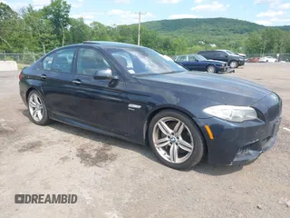 2011 BMW 5 Series 550i xDrive z VIN WBAFU9C57BC786422, wystawiony jako IAAI lot #42400156 z przebiegiem 110 150 mil mil oraz . Historia ofert i sprzedaży dostępna na DreamBid. Obrazek 1.