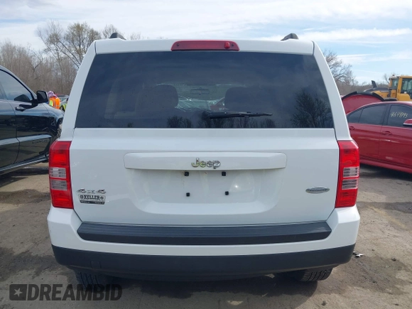 2014 Jeep Patriot Latitude with VIN 1C4NJRFB0ED778170, listed as a IAAI auction lot 41870418 with 54,624 mi miles. Bid and sale history available at carsss.com. Image 17.