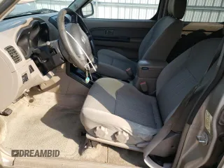 2004 Nissan Frontier XE z VIN 1N6ED27T44C451357, wystawiony jako Copart lot #46271685 z przebiegiem 250 298 mil mil oraz Szkoda całkowita • Salvage title. Historia ofert i sprzedaży dostępna na DreamBid. Obrazek 7.