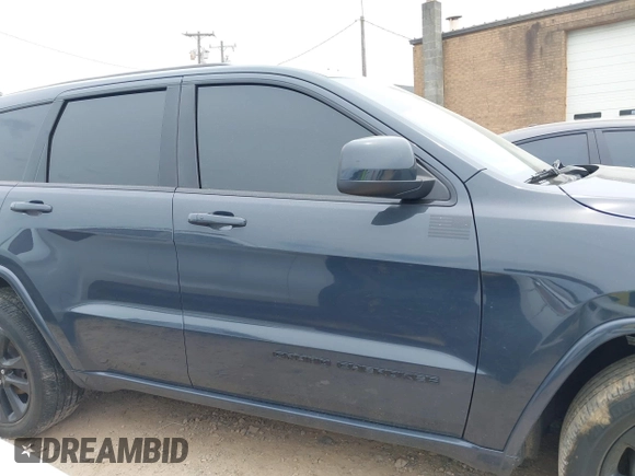 2018 Jeep Grand Cherokee Laredo with VIN 1C4RJFAG4JC303222, listed as a IAAI auction lot 42276244 with 83,585 mi miles and . Bid and sale history available at DreamBid. Image 13.