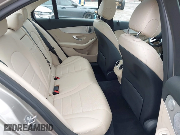 2019 Mercedes-Benz C 300 с VIN 55SWF8DBXKU315975, выставлен на аукционе IAAI как лот 42186624 с пробегом 32 459 миль миль и . История ставок и продаж доступна на DreamBid. Изображение 8.