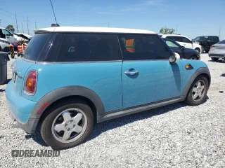 2008 MINI Hardtop with VIN WMWMF33518TT59583, listed as a Copart auction lot 50742985 with 101,831 mi miles and Clean Title. Bid and sale history available at DreamBid. Image 3.