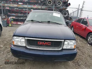 2000 GMC Sonoma SLS with VIN 1GTCS19W9Y8237166, listed as a IAAI auction lot 41513561 with 177,448 mi miles. Bid and sale history available at carsss.com. Image 13.