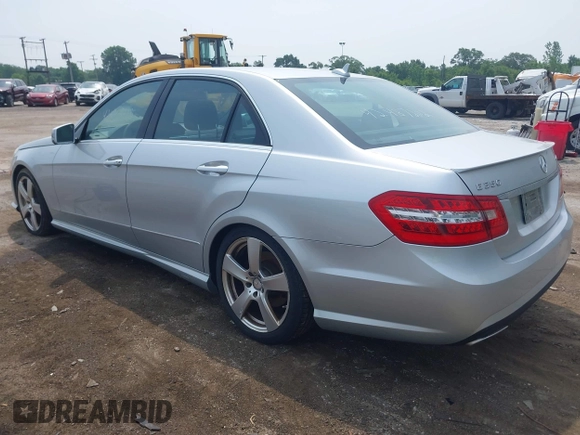 2011 Mercedes-Benz E 350 Luxury с VIN WDDHF8HB5BA467794, выставлен на аукционе IAAI как лот 42487202 с пробегом 228 854 миль миль и . История ставок и продаж доступна на DreamBid. Изображение 3.