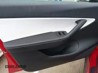 2022 Tesla Model Y Performance z VIN 7SAYGDEF6NF511436, wystawiony jako IAAI lot #42078122 z przebiegiem 44 006 mil mil oraz . Historia ofert i sprzedaży dostępna na DreamBid. Obrazek 20.