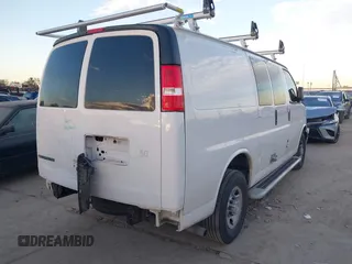 2022 Chevrolet Express Cargo с VIN 1GCWGAFP2N1158776, выставлен на аукционе IAAI как лот 41367106 с пробегом 30 244 миль миль и . История ставок и продаж доступна на DreamBid. Изображение 4.