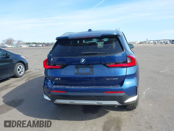 2025 BMW X1 xDrive28i z VIN WBX73EF01S5110817, wystawiony jako IAAI lot #41991160 z przebiegiem 1 287 mil mil oraz . Historia ofert i sprzedaży dostępna na DreamBid. Obrazek 17.