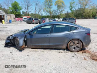 2023 Tesla Model 3 z VIN 5YJ3E1EA0PF655244, wystawiony jako IAAI lot #42004592 z przebiegiem 54 860 mil mil oraz . Historia ofert i sprzedaży dostępna na DreamBid. Obrazek 13.