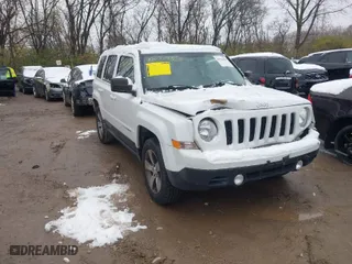 2016 Jeep Patriot High Altitude Edition with VIN 1C4NJRFB4GD639081, listed as a IAAI auction lot 40924588 with 123,668 mi miles. Bid and sale history available at carsss.com. Image 1.