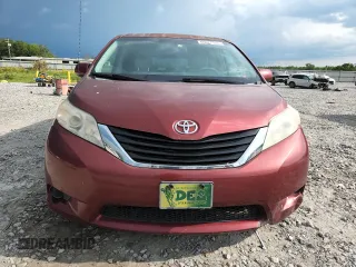 2013 Toyota Sienna LE AAS z VIN 5TDKK3DC6DS362510, wystawiony jako Copart lot #65827725 z przebiegiem 175 045 mil mil oraz Czysty tytuł • Clean title. Historia ofert i sprzedaży dostępna na DreamBid. Obrazek 5.