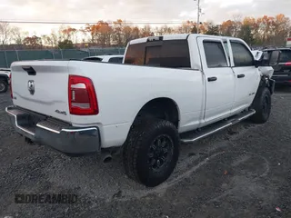 2019 Ram 2500 Tradesman with VIN 3C6UR5CL8KG676342, listed as a IAAI auction lot 40760818 with 58,840 mi miles. Bid and sale history available at carsss.com. Image 4.