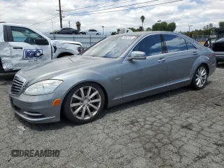 2012 Mercedes-Benz S 400 z VIN WDDNG9FB0CA420943, wystawiony jako Copart lot #56987055 z przebiegiem 119 125 mil mil oraz Czysty tytuł • Clean title. Historia ofert i sprzedaży dostępna na DreamBid. Obrazek 1.