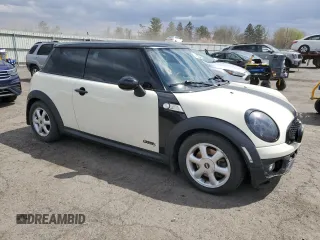 2008 MINI Hardtop with VIN WMWMF33528TT64260, listed as a Copart auction lot 52642935 with 82,502 mi miles and Salvage Title. Bid and sale history available at DreamBid. Image 4.