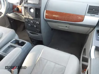 2008 Chrysler Town & Country Touring with VIN 2A8HR54P88R682746, listed as a IAAI auction lot 41769917 with 198,072 mi miles and . Bid and sale history available at DreamBid. Image 5.