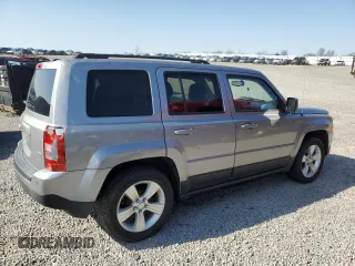 2015 Jeep Patriot Latitude with VIN 1C4NJPFB1FD157025, listed as a Copart auction lot 52310155 with 132,752 mi miles and Salvage title. Bid and sale history available at DreamBid. Image 3.