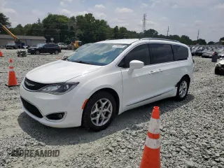 2017 Chrysler Pacifica Touring L Plus z VIN 2C4RC1EG2HR833620, wystawiony jako Copart lot #57954605 z przebiegiem 106 025 mil mil oraz Szkoda całkowita • Salvage title. Historia ofert i sprzedaży dostępna na DreamBid. Obrazek 1.