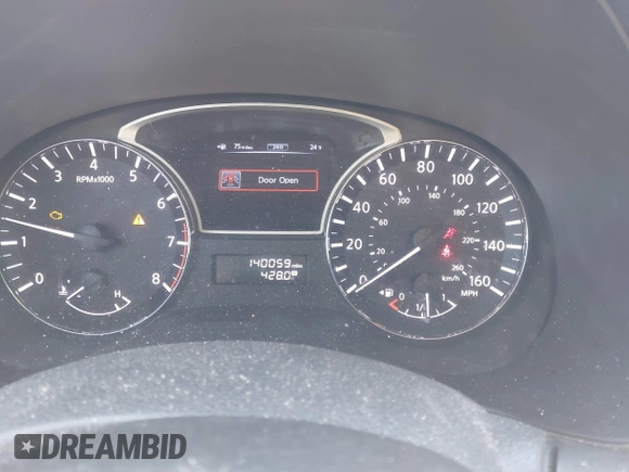 2013 Nissan Pathfinder SV with VIN 5N1AR2MM4DC631921, listed as a IAAI auction lot 41590825 with 140,059 mi miles. Bid and sale history available at carsss.com. Image 7.
