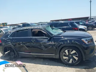 2024 Volkswagen Atlas SEL with VIN 1V2BE2CA3RC233021, listed as a IAAI auction lot 42185251 with 23,398 mi miles and . Bid and sale history available at DreamBid. Image 12.