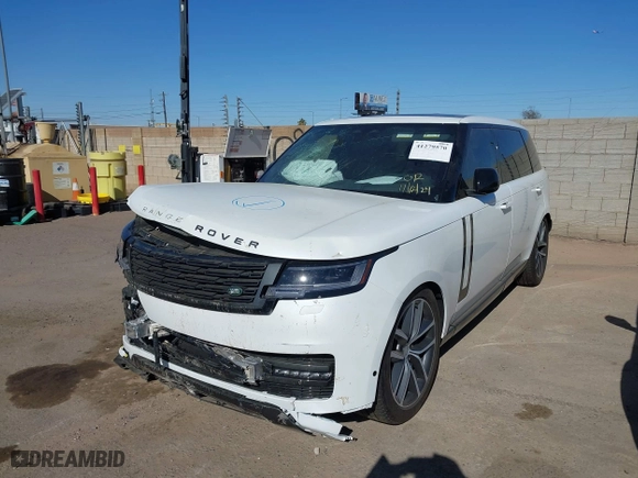 2024 Land Rover Range Rover SE with VIN SALKPBFU8RA231559, listed as a IAAI auction lot 41279570 with 4,911 mi miles. Bid and sale history available at carsss.com. Image 2.