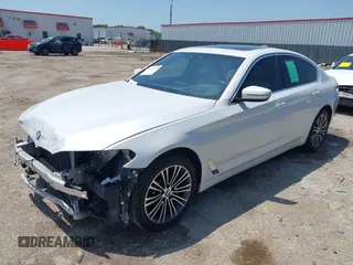 2020 BMW 5 Series 530i z VIN WBAJR3C04LWW68910, wystawiony jako IAAI lot #42430470 z przebiegiem 50 608 mil mil oraz . Historia ofert i sprzedaży dostępna na DreamBid. Obrazek 2.