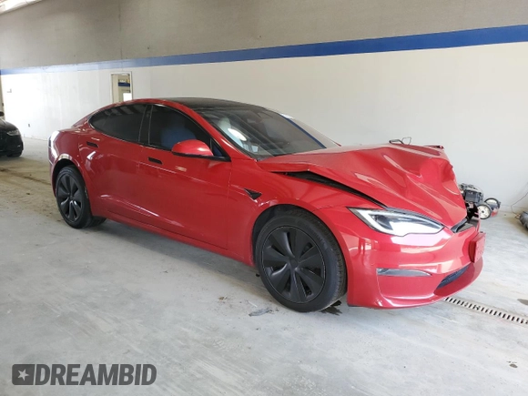 2022 Tesla Model S z VIN 5YJSA1E53NF486764, wystawiony jako Copart lot #52705885 z przebiegiem 73 637 mil mil oraz Szkoda całkowita • Salvage title. Historia ofert i sprzedaży dostępna na DreamBid. Obrazek 4.