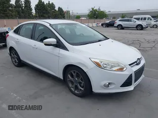 2013 Ford Focus SE with VIN 1FADP3F24DL152798, listed as a IAAI auction lot 42173023 with 133,411 mi miles and . Bid and sale history available at carsss.com. Image 1.
