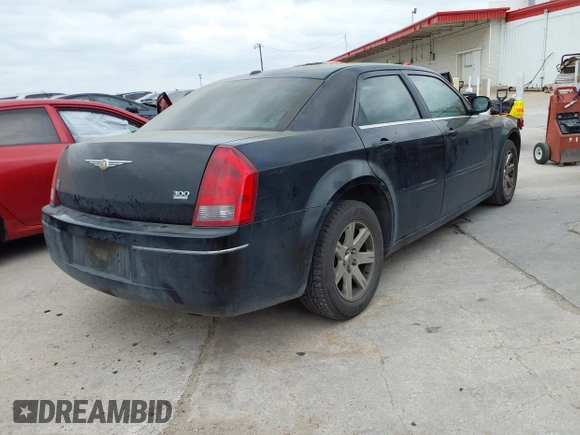 2006 Chrysler 300 Touring with VIN 2C3KA53G36H432859, listed as a IAAI auction lot 42141903 with 270,699 mi miles. Bid and sale history available at carsss.com. Image 4.