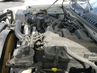 2005 Ford Explorer XLT with VIN 1FMZU63E55UB09619, listed as a IAAI auction lot 38048249 with 183,707 mi miles and . Bid and sale history available at DreamBid. Image 12.