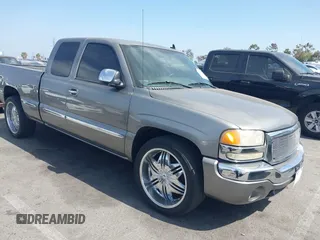 2006 GMC Sierra 1500 SLE1 z VIN 1GTEC19Z86Z297933, wystawiony jako IAAI lot #42268494 z przebiegiem 80 302 mil mil oraz . Historia ofert i sprzedaży dostępna na DreamBid. Obrazek 1.