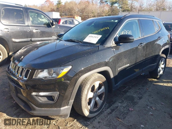 2018 Jeep Compass Latitude with VIN 3C4NJDBB3JT314058, listed as a IAAI auction lot 41012521 with 52,087 mi miles. Bid and sale history available at carsss.com. Image 17.
