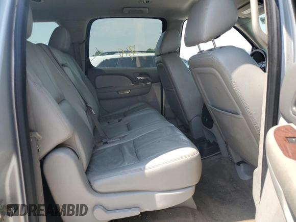2012 Chevrolet Suburban LT z VIN 1GNSKJE73CR271477, wystawiony jako Copart lot #60445445 z przebiegiem Nie podano mil oraz Czysty tytuł • Clean title. Historia ofert i sprzedaży dostępna na DreamBid. Obrazek 11.