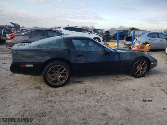 1985 Chevrolet Corvette with VIN 1G1YY0788F5138977, listed as a Copart auction lot 82021484 with 0 mi miles and Non Repairable. Bid and sale history available at carsss.com. Image 3.