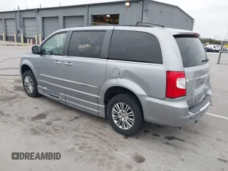 2013 Chrysler Town & Country Touring-L with VIN 2C4RC1CG0DR684329, listed as a IAAI auction lot 41919921 with 101,868 mi miles. Bid and sale history available at carsss.com. Image 3.