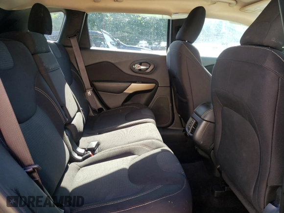 2017 Jeep Cherokee Latitude с VIN 1C4PJLCB2HW585800, выставлен на аукционе Copart как лот 57821955 с пробегом 97 109 миль миль и Списание • Salvage title. История ставок и продаж доступна на DreamBid. Изображение 11.