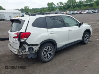 2020 Subaru Forester Premium with VIN JF2SKAJC2LH607154, listed as a IAAI auction lot 42451416 with 27,999 mi miles and . Bid and sale history available at DreamBid. Image 4.