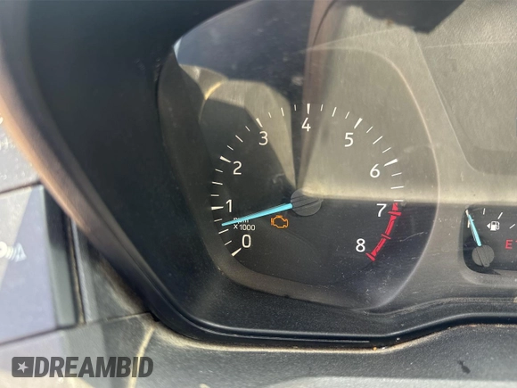 2018 Ford Transit z VIN 1FTYR1CM4JKA69793, wystawiony jako IAAI lot #42488577 z przebiegiem 205 264 mil mil oraz . Historia ofert i sprzedaży dostępna na DreamBid. Obrazek 1.