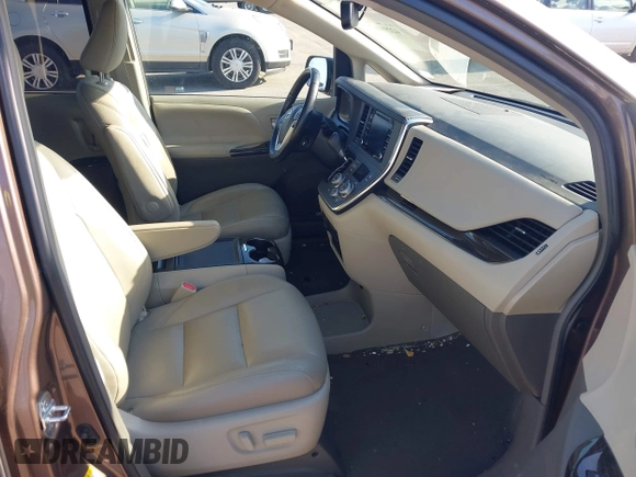 2019 Toyota Sienna XLE Auto Access Seat z VIN 5TDYZ3DC7KS984973, wystawiony jako IAAI lot #42299167 z przebiegiem 75 447 mil mil oraz . Historia ofert i sprzedaży dostępna na DreamBid. Obrazek 5.