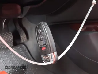 2014 Audi A4 Premium z VIN WAUBFAFL4EN045657, wystawiony jako IAAI lot #42324907 z przebiegiem 165 538 mil mil oraz . Historia ofert i sprzedaży dostępna na DreamBid. Obrazek 11.