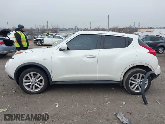 2013 Nissan Juke SV with VIN JN8AF5MV3DT222885, listed as a IAAI auction lot 41532690 with 1 mi miles. Bid and sale history available at carsss.com. Image 13.