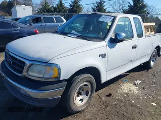 2000 Ford F-150 z VIN 2FTPX17L7YCA51774, wystawiony jako IAAI lot #41426958 z przebiegiem 421 412 mil mil oraz . Historia ofert i sprzedaży dostępna na DreamBid. Obrazek 17.