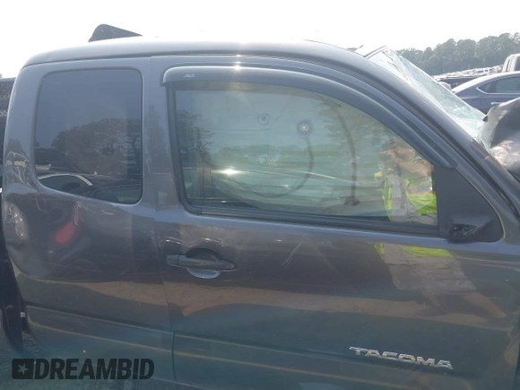 2013 Toyota Tacoma z VIN 5TFUX4EN2DX019669, wystawiony jako IAAI lot #42368685 z przebiegiem Nie podano mil oraz . Historia ofert i sprzedaży dostępna na DreamBid. Obrazek 12.