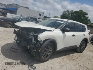 2023 Nissan Rogue S z VIN 5N1BT3ABXPC935306, wystawiony jako Copart lot #53618505 z przebiegiem 30 455 mil mil oraz Nie do naprawy • Non repairable. Historia ofert i sprzedaży dostępna na DreamBid. Obrazek 1.