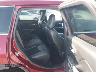 2019 Jeep Cherokee Latitude Plus z VIN 1C4PJMLX0KD101546, wystawiony jako IAAI lot #42388731 z przebiegiem 86 920 mil mil oraz . Historia ofert i sprzedaży dostępna na DreamBid. Obrazek 8.