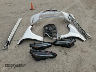 2021 Lexus IS 300 z VIN JTHCA1D28M5116162, wystawiony jako Copart lot #51757005 z przebiegiem 59 965 mil mil oraz Szkoda całkowita • Salvage title. Historia ofert i sprzedaży dostępna na DreamBid. Obrazek 12.