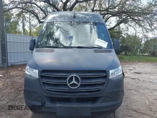 2019 Mercedes-Benz Sprinter Cargo z VIN WD4PF1CD6KP128194, wystawiony jako IAAI lot #41799320 z przebiegiem 111 189 mil mil oraz . Historia ofert i sprzedaży dostępna na DreamBid. Obrazek 12.