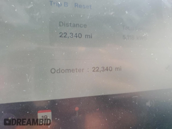 2023 Tesla Model 3 z VIN 5YJ3E1EA3PF627177, wystawiony jako Copart lot #61555235 z przebiegiem 22 340 mil mil oraz Czysty tytuł • Clean title. Historia ofert i sprzedaży dostępna na DreamBid. Obrazek 9.
