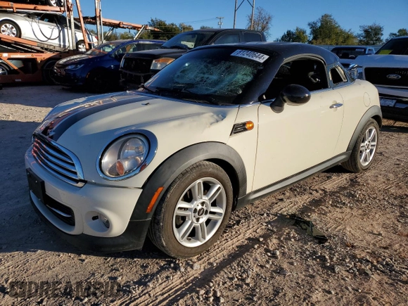 2015 MINI Cooper Coupe with VIN WMWSX1C55FT508115, listed as a Copart auction lot 81240644 with 105,471 mi miles and Salvage Title. Bid and sale history available at carsss.com. Image 1.