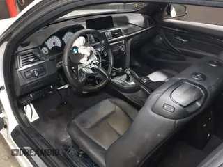 2017 BMW M4 with VIN WBS3R9C5XHK709445, listed as a IAAI auction lot 39303430 with 59,095 mi miles. Bid and sale history available at carsss.com. Image 5.
